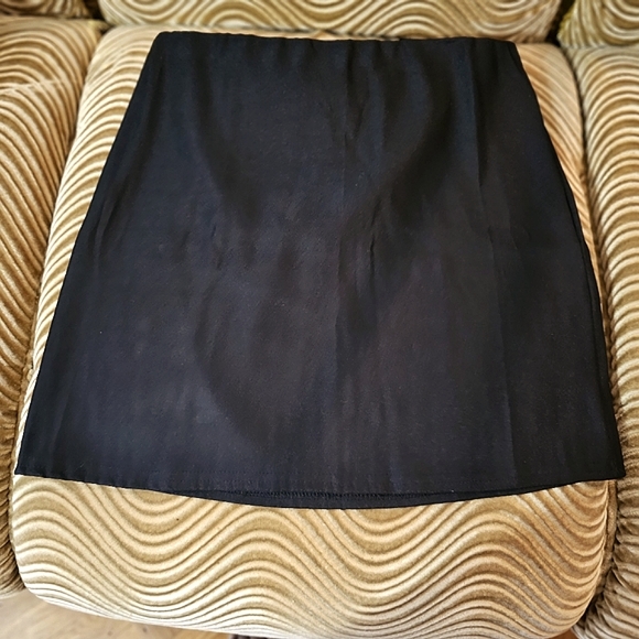 NWT PrettyLittleThing Black Stretch Woven Basic High Rise Micro Mini Skirt - Picture 3 of 6
